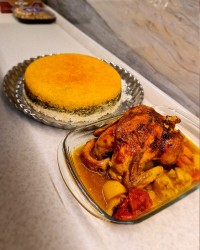 اینم از نهار ما مرغ شکم پر. جای دوستان پاپیونی سبز