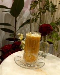 "شیک موز و انبه"