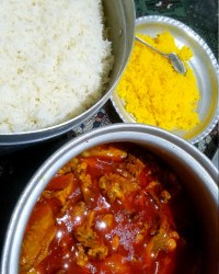 خورش مرغ محلی