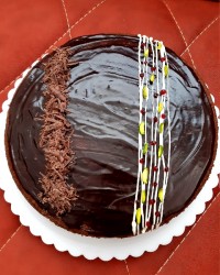 کیک شکلاتی با روکش گاناش