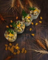 خیالی دگرگون میان گندم زار