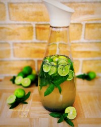 عطر خنک سبز گاهی تلخ گاهی شیرین