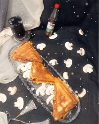 اسنک مرغ و قارچ