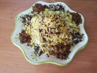 لوبیا پلو با مرغ ریش شده با مخلفات