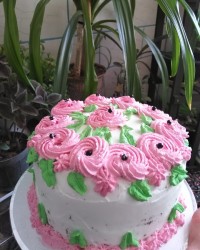 کیک با فیلینگ موز و گردو