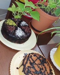 کیک شکلاتی و وانیلی