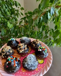 کاپ کیک شکلاتی مخصوص تولد زیباجان