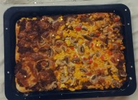 پیتزا گوشت وسوسیس پنیری