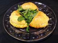کلوچه کالباس و کلم بروکلی و پنیر