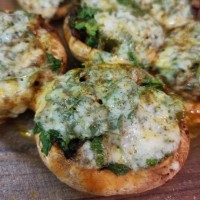 قارچ شکم پر با گوشت چرخ کرده