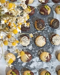 بفرمایید دوستای گلم تقدیم نگاه های قشنگتون