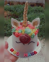 کیک یونیکورن (تک شاخ)