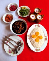 قورمه سبزی نذری برای خانواده