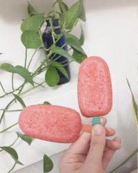 بستنی یخی توت فرنگی