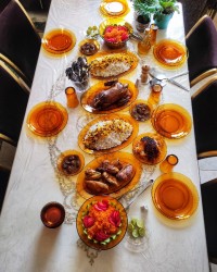 کباب ٱردک و زرشک پلو با مرغ و آلو سالاد