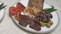 استیک راسته کبابی با مخلفات