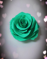 گل رز فوندانتی کپشن رو اختصاص میدم به فوندانت و رنگ کردن فوندانت حتما خوانده شود