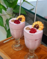 شیک توت فرنگی