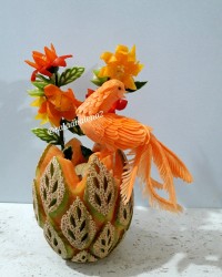 پرنده با هویج