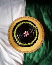 کیک میزبان (گردویی)