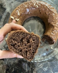 کیک شکلاتی بی بی مناسب خامه کشی