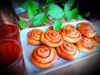 قرارگروهی نان رول دارچینی ...