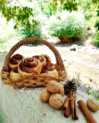 نان رول دارچینی