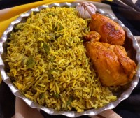 باقالی پلو با مرغ زعفرونی