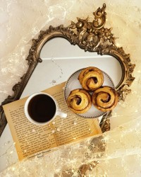 آیینه ای پُر خاطره
