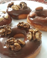 پیراشکی و دونات خوشمزه