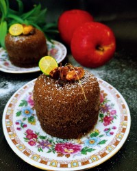 کاپ کیک شکلاتی و پسته آبنباتی