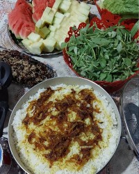 خوراک لوبیا و برنج و مخلفات