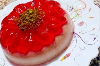 بوراتوس توت فرنگی