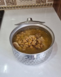 نخود آب همراه قلم نوکاو شورمزه