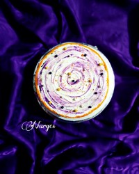 مینی کیک ۵۰۰ گرمی با شکلات سوپرایز