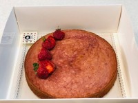 کیک توت فرنگی