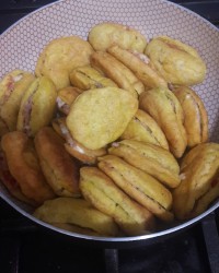 پیراشکی ژامبون مرغ با خمیر نون بربری