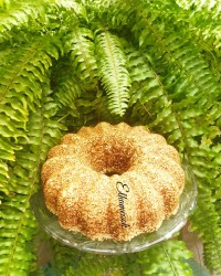 کیک ماست و گلاب نارگیلی کنجدی