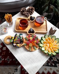 یه میز باحال و صمیمی