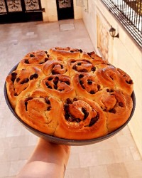 عصرونه ی خوشمزه رول دارچین وکشمش?