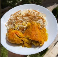 رشته پلو با مرغ زعفرونی