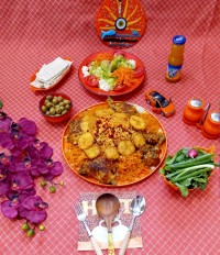 ناهار دلبرونه هویج پلوی عاشقونه مرغ زعفرونی سالاد ومخلفات جای دوستان نازنینم خالی