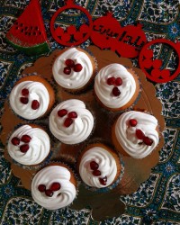 کاپ کیک های انار و کیک وانیلی شب یلدای 98