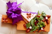 لقمه نون پنیر خرما و بادام