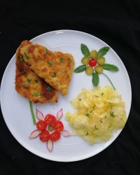 شنیتسل مرغ وچیپس خانگی