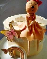 کیک اسفنجی جادویی کیک دخترانه سفارشی