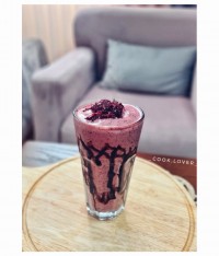 میلک شیک انبه و شاتوت