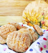 نان با مغز پنیر و گردو