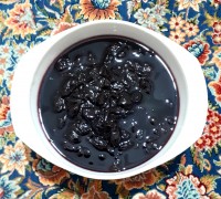 مربای انگور سیاه البته تموم هسته های انگور رو گرفتم خیلی عالی شد جاتون سبز