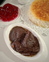 خورش فسنجان با مرغ